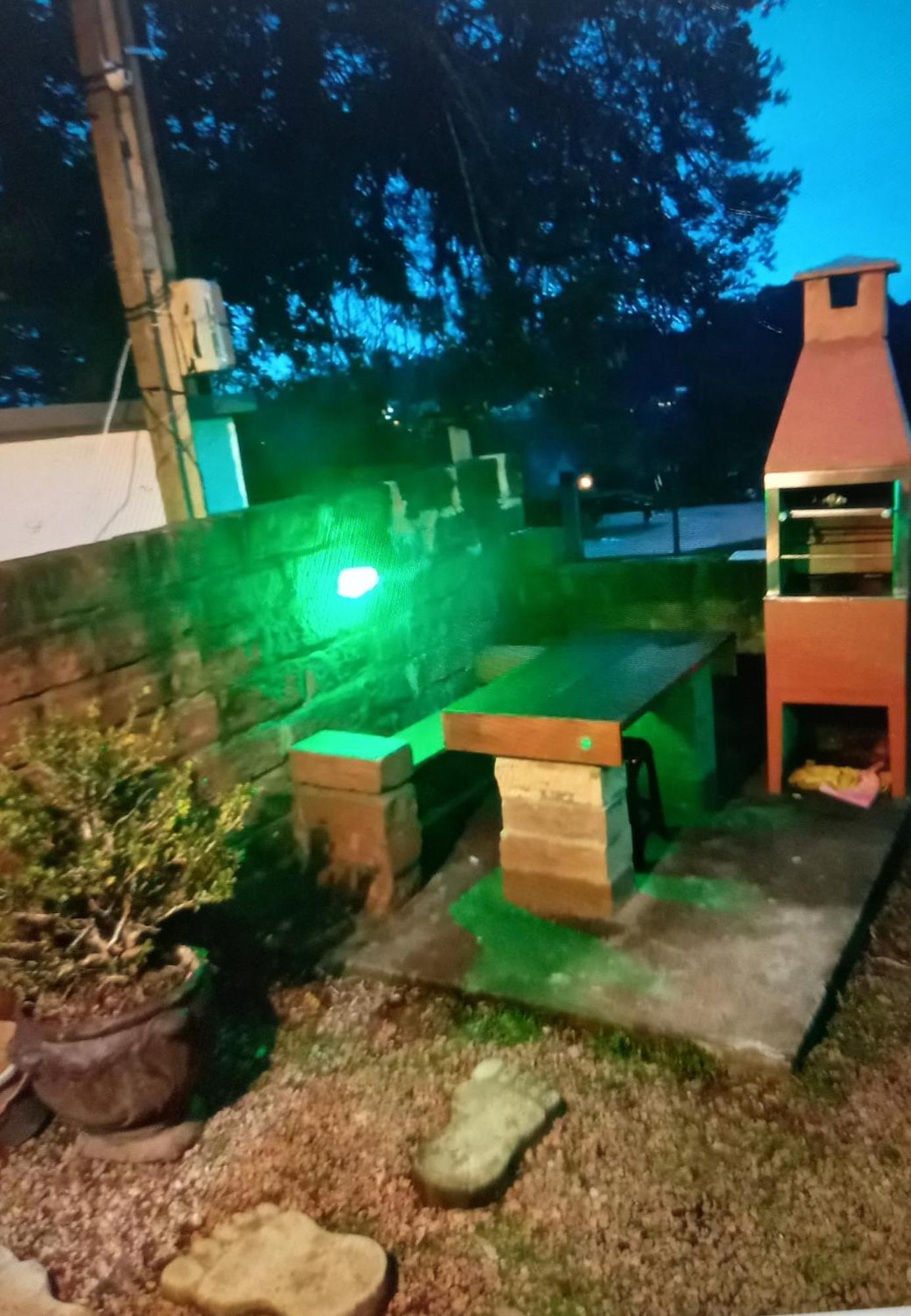 Pequena Pousada Pernottare Estacionamento Frente E Lado Publico Privado Gramado Luaran gambar